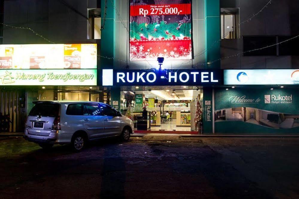 Oyo 277 Rukotel Near Rsu Adi Husada Undaan Kota Surabaya Eksteriør billede
