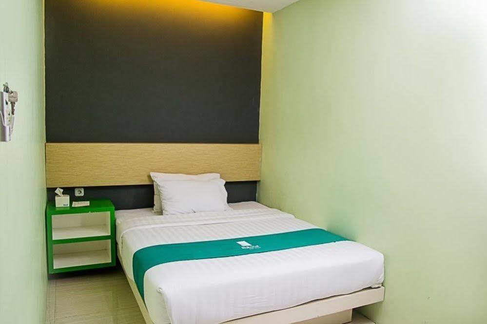 Oyo 277 Rukotel Near Rsu Adi Husada Undaan Kota Surabaya Eksteriør billede