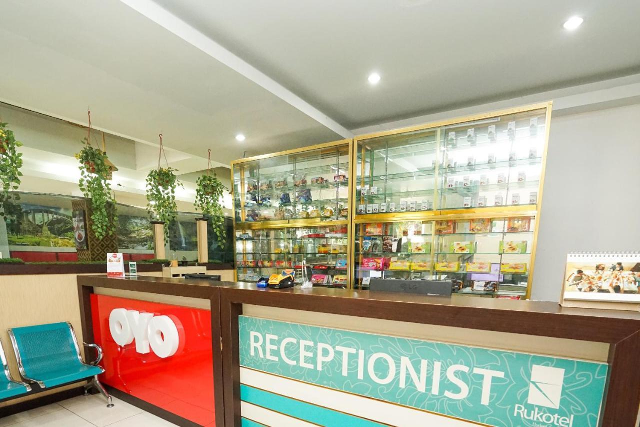 Oyo 277 Rukotel Near Rsu Adi Husada Undaan Kota Surabaya Eksteriør billede